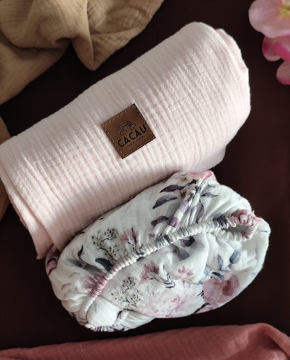 Conjunto Lençol Peónias e Swaddle Rosinha